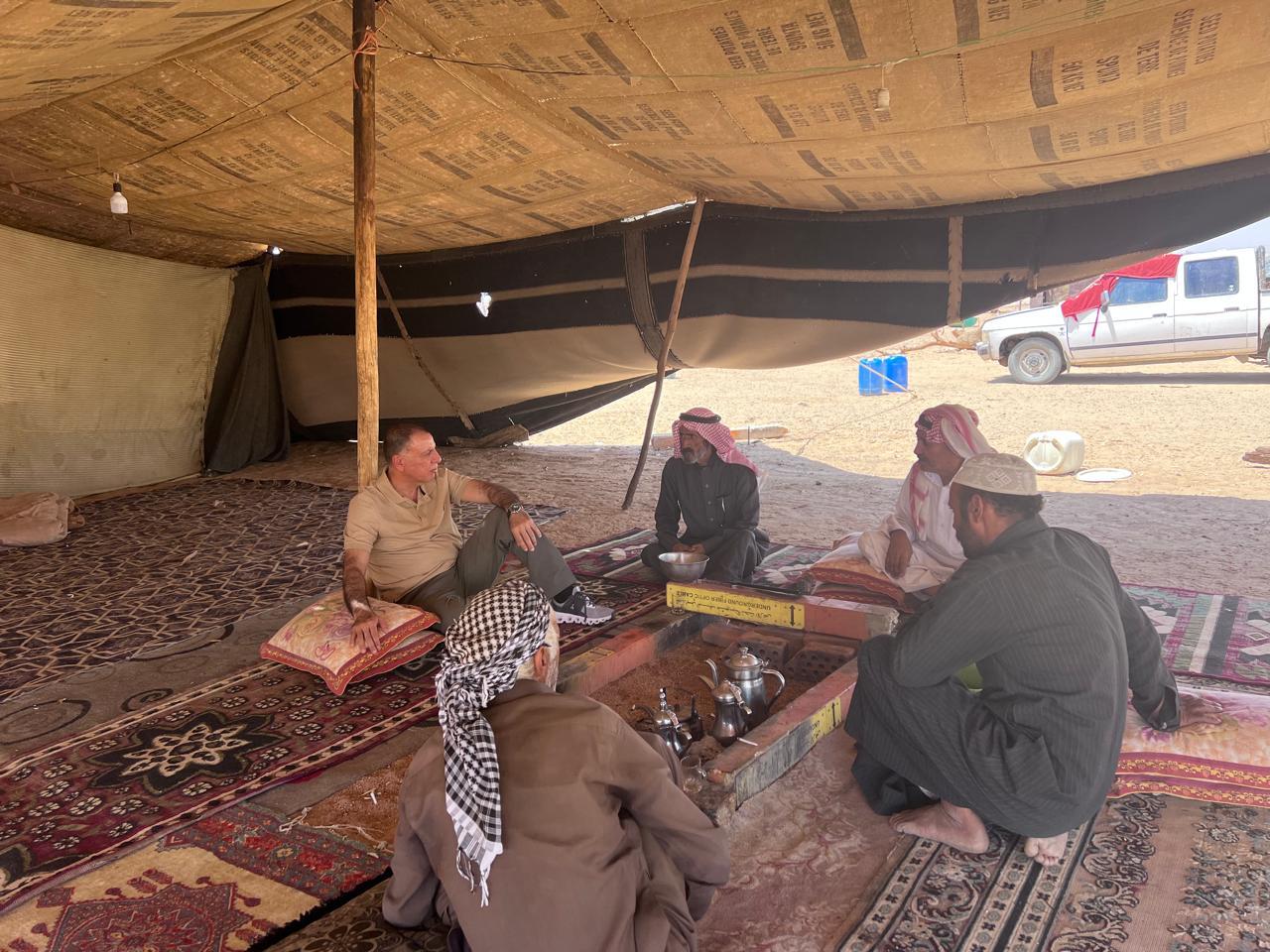 وزير الداخلية يزور مركز حدود المدورة ويلتفي بأبناء قرية المدورة