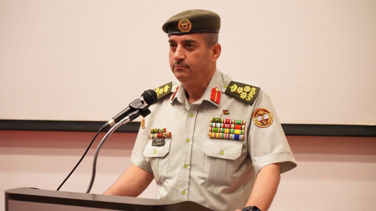 مدير عام الخدمات الطبية الملكية يوجه بتكثيف الجهود الطبية المقدمة للمرضى