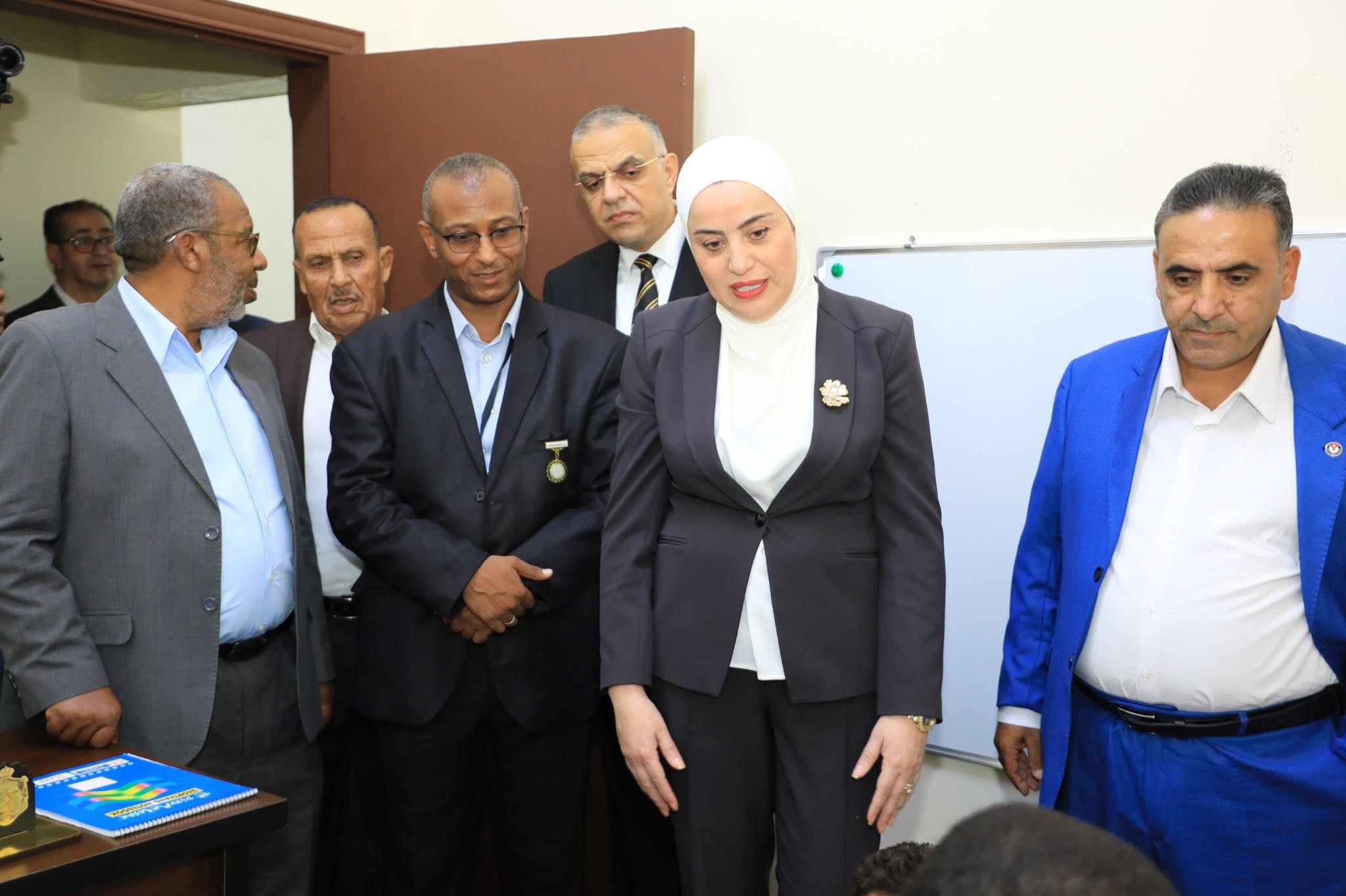 وزيرة التنمية الاجتماعية تفتتح مركز الخدمات الاجتماعية المتكاملة في قضاء المزرعة          
