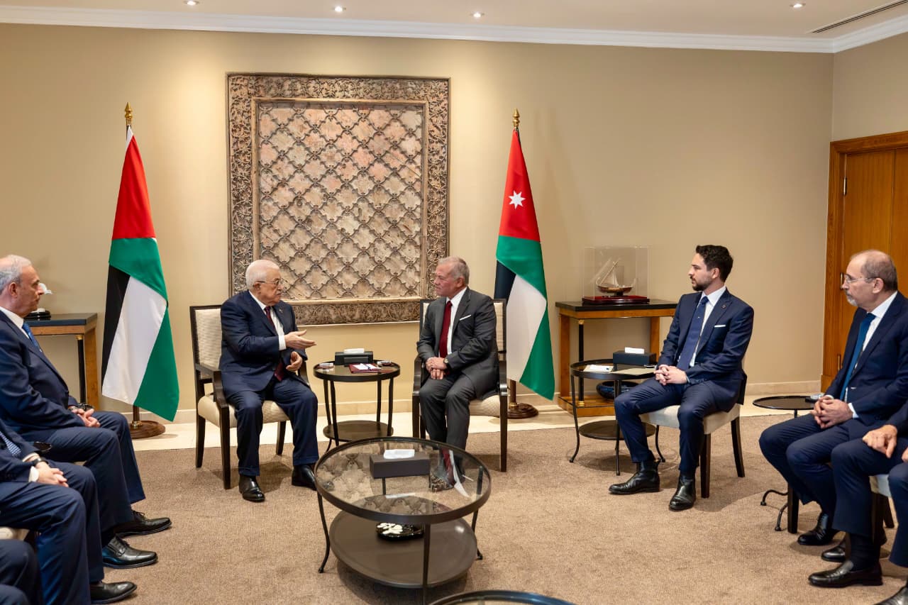 الملك يستقبل الرئيس عباس ويؤكد دعم الأردن الراسخ للأشقاء الفلسطينيين
