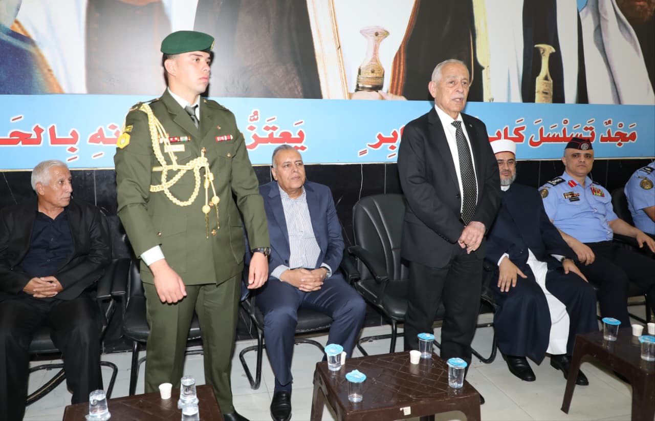 مندوبا عن الملك وولي العهد. العيسوي يعزي آل فراج وعشيرة النوافعة