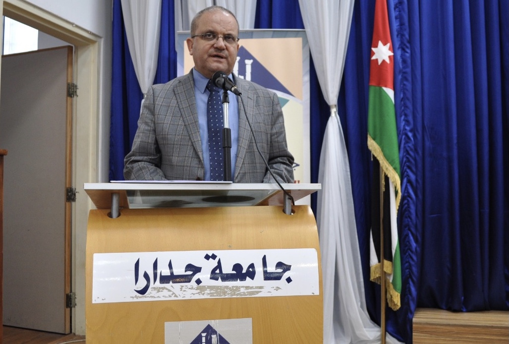 شاهد بالصور .. عبيدات يلتقي كلية الدراسات العليا في جامعة جدارا 