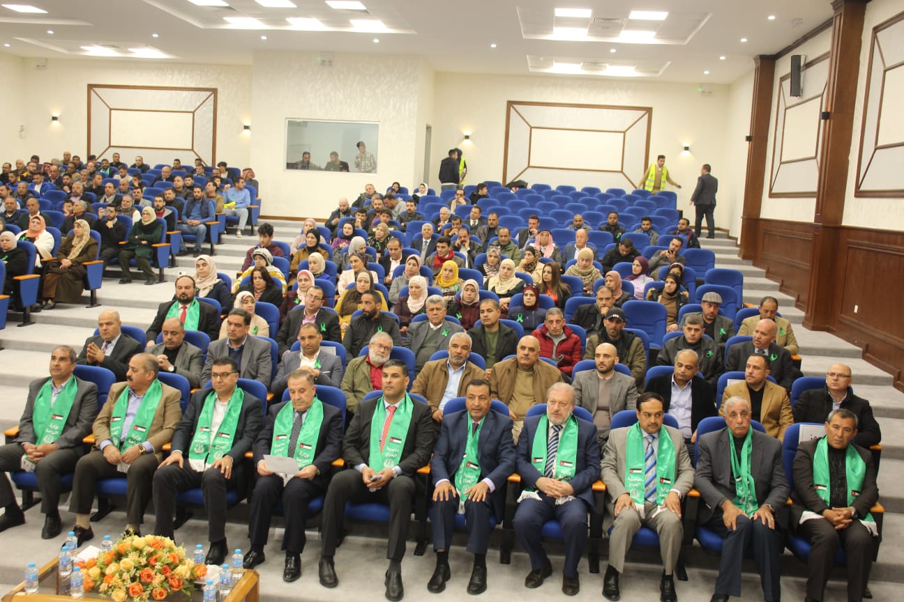 بالصور .. وزير الزراعة يرعى احتفال محافظة اربد بيوم الشجرة في كلية الحصن الجامعية 