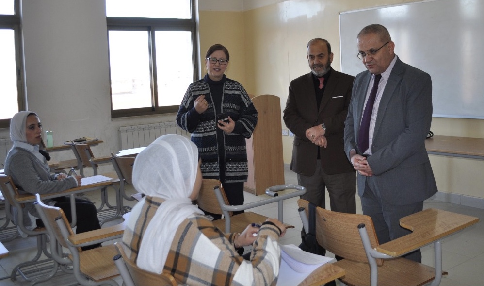 شاهد بالصور .. عبيدات يتفقد سير الإمتحانات النهائية في جامعة جدارا
